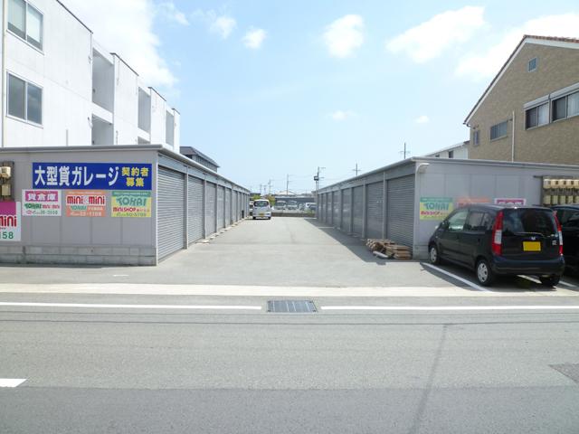 東海トランクルーム・ガレージ24の外観・駐車場イメージ1枚目