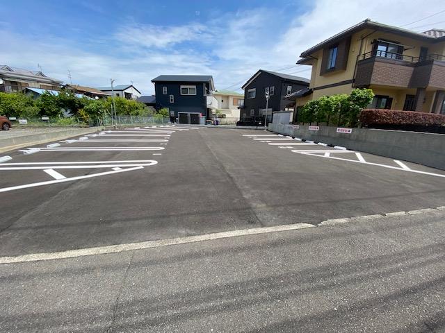 幕山公園通り中央駐車場の外観・駐車場イメージ1枚目