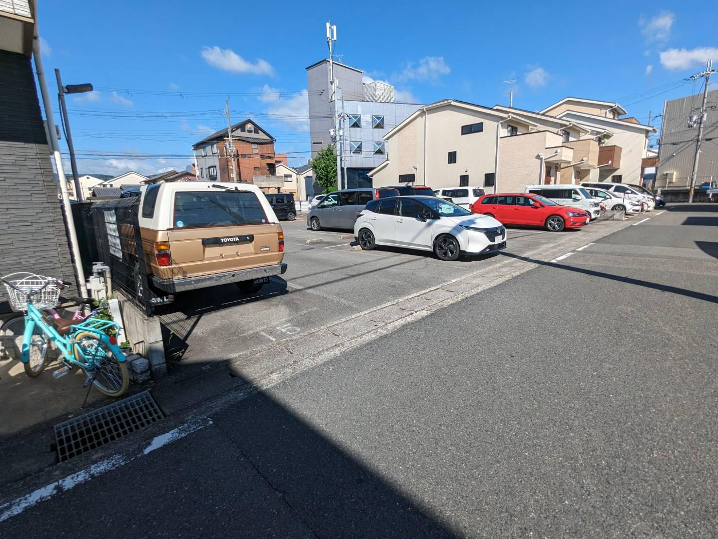 上利ガレ-ジの外観・駐車場イメージ3枚目