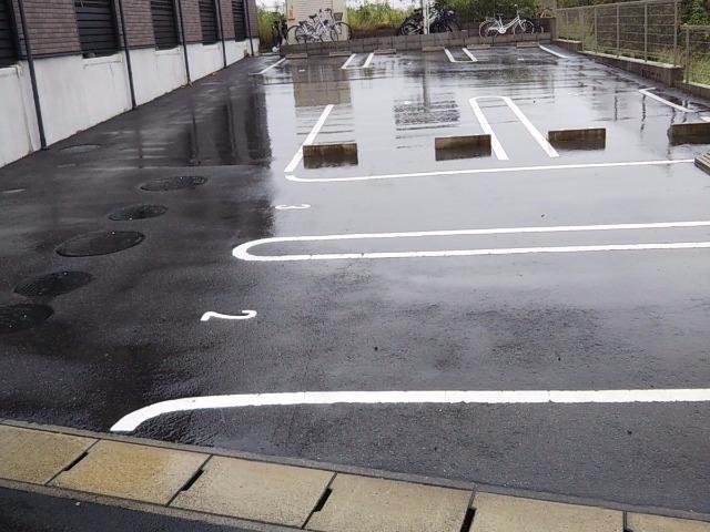 小泉(52969)の外観・駐車場イメージ1枚目