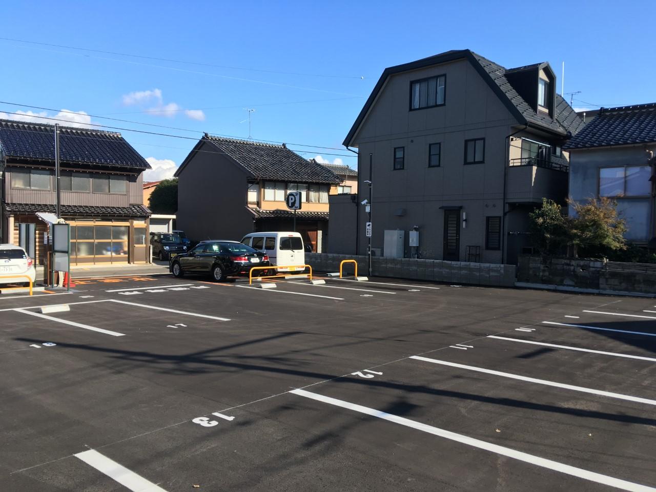 ハッピータウンパーキングの外観・駐車場イメージ1枚目