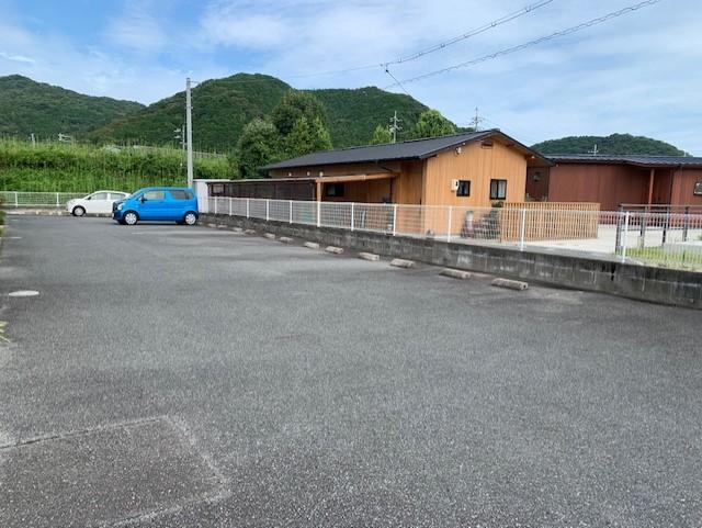 アズーリ(19005)の外観・駐車場イメージ1枚目