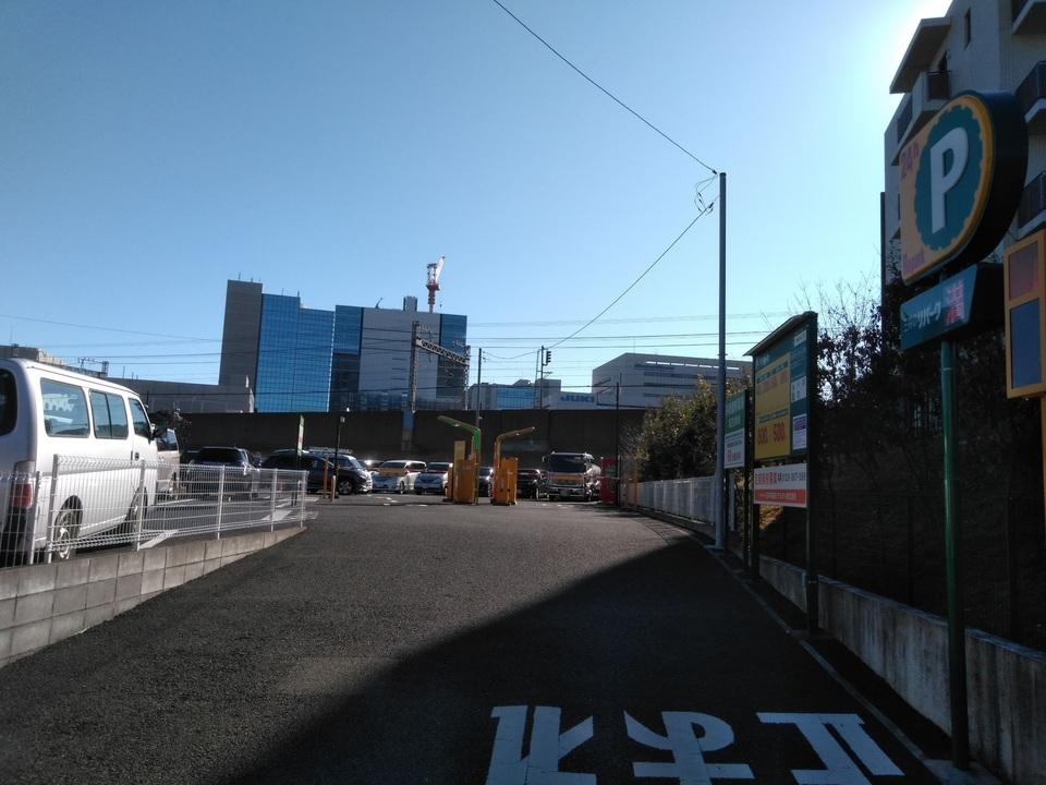 多摩中沢2丁目の外観・駐車場イメージ1枚目