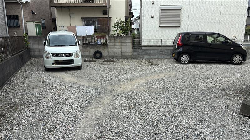 サンシャインハイツC敷地内駐車場の外観・駐車場イメージ2枚目