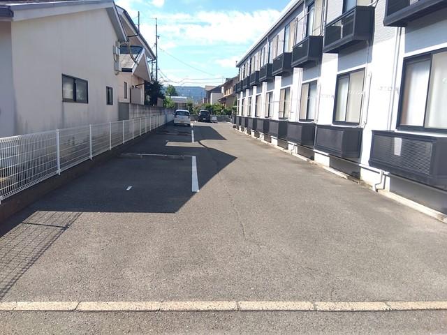 Eiger(30068)の外観・駐車場イメージ2枚目