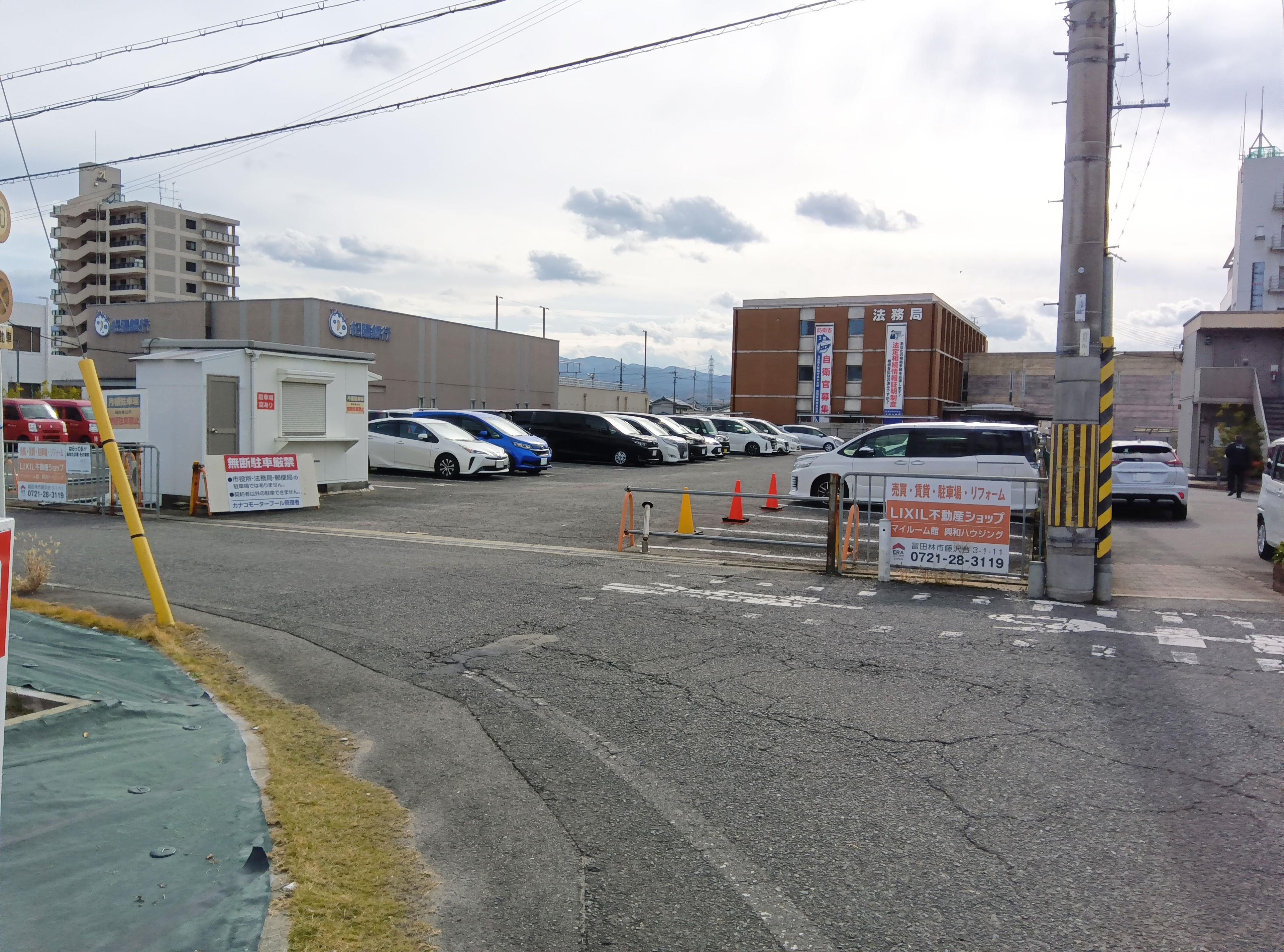 カナコモータープールの外観・駐車場イメージ1枚目