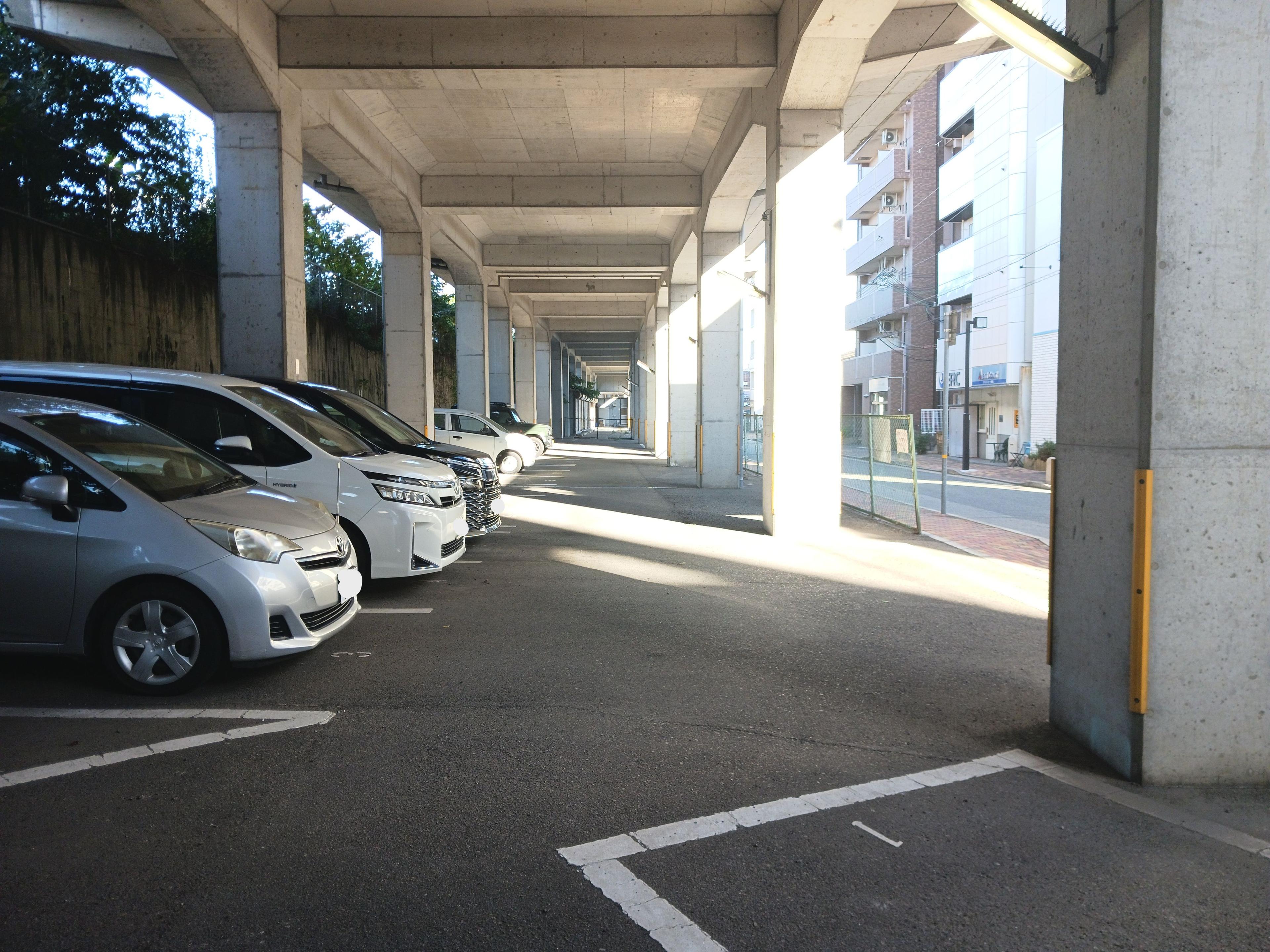 東仲ノ町駐車場の外観・駐車場イメージ2枚目