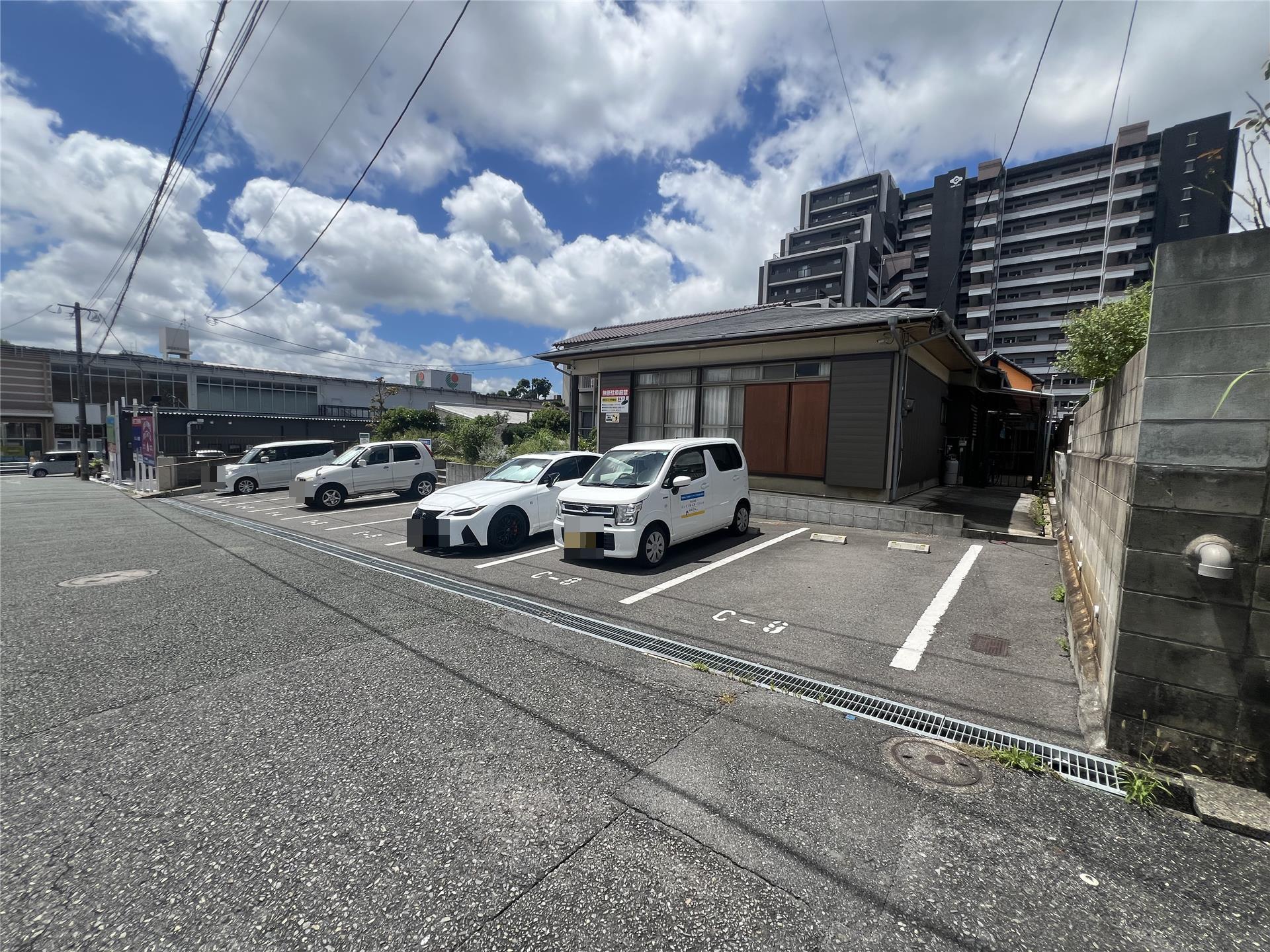 FKKレジデンス駐車場Cの外観・駐車場イメージ3枚目