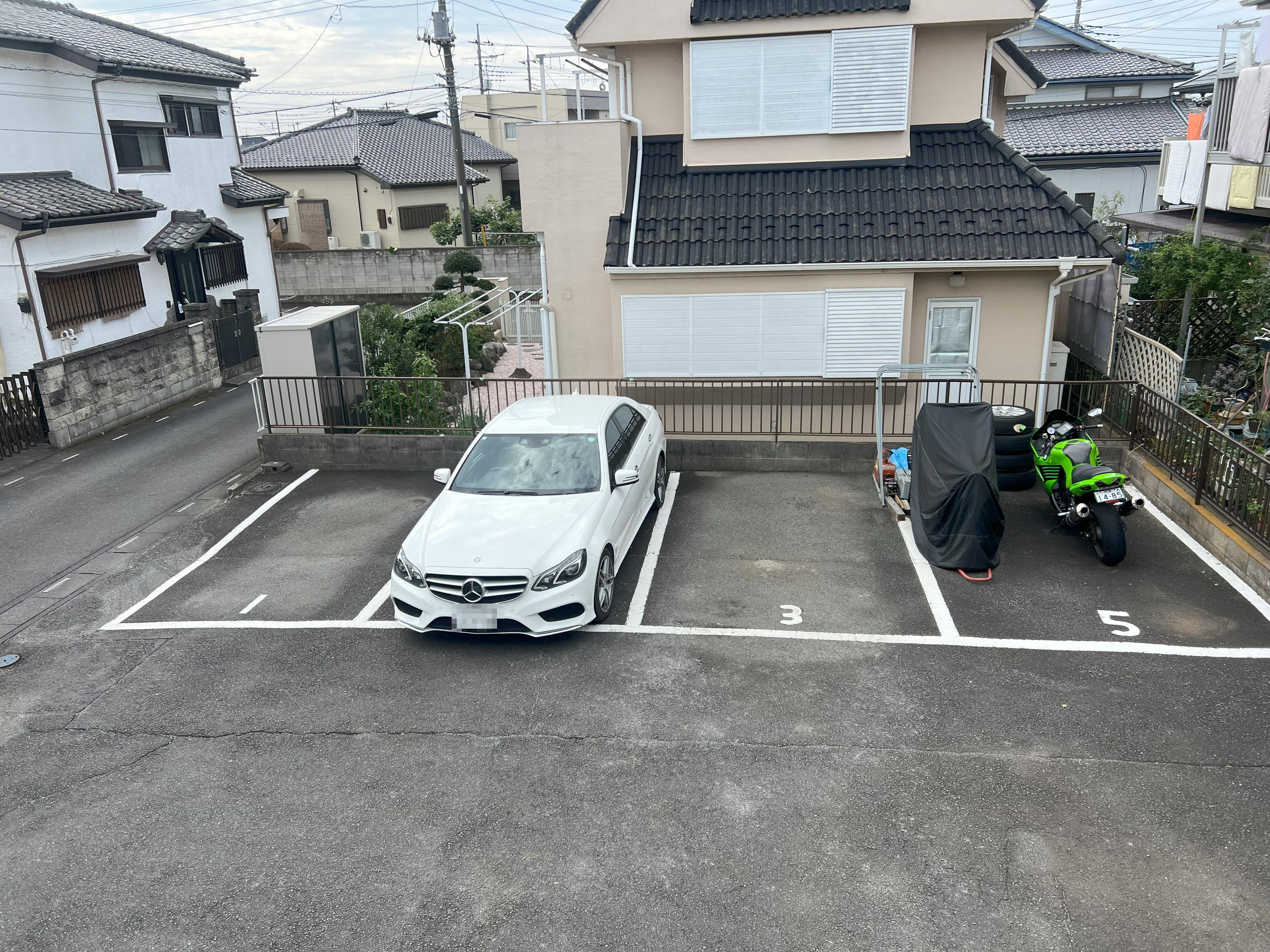 愛宕ハイツ駐車場の外観・駐車場イメージ1枚目