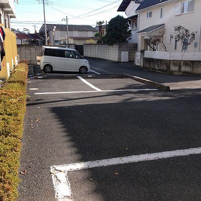 シャルム(16395)の外観・駐車場イメージ1枚目