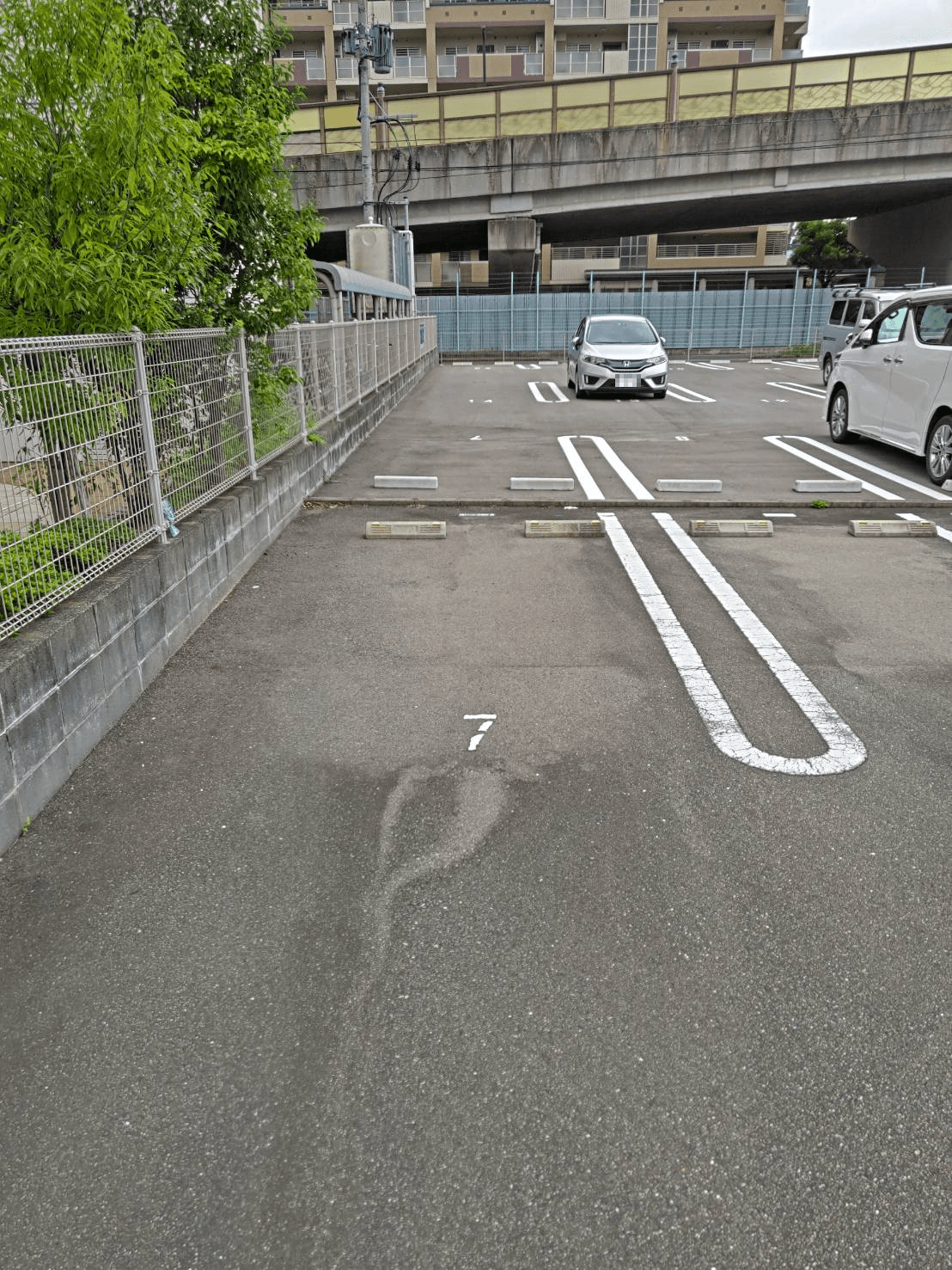 Mパーキングの外観・駐車場イメージ2枚目