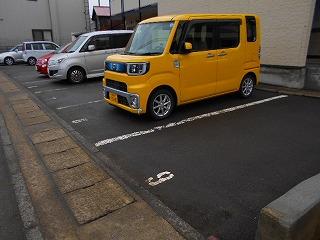 ヴィラにしむら(26460)の外観・駐車場イメージ1枚目