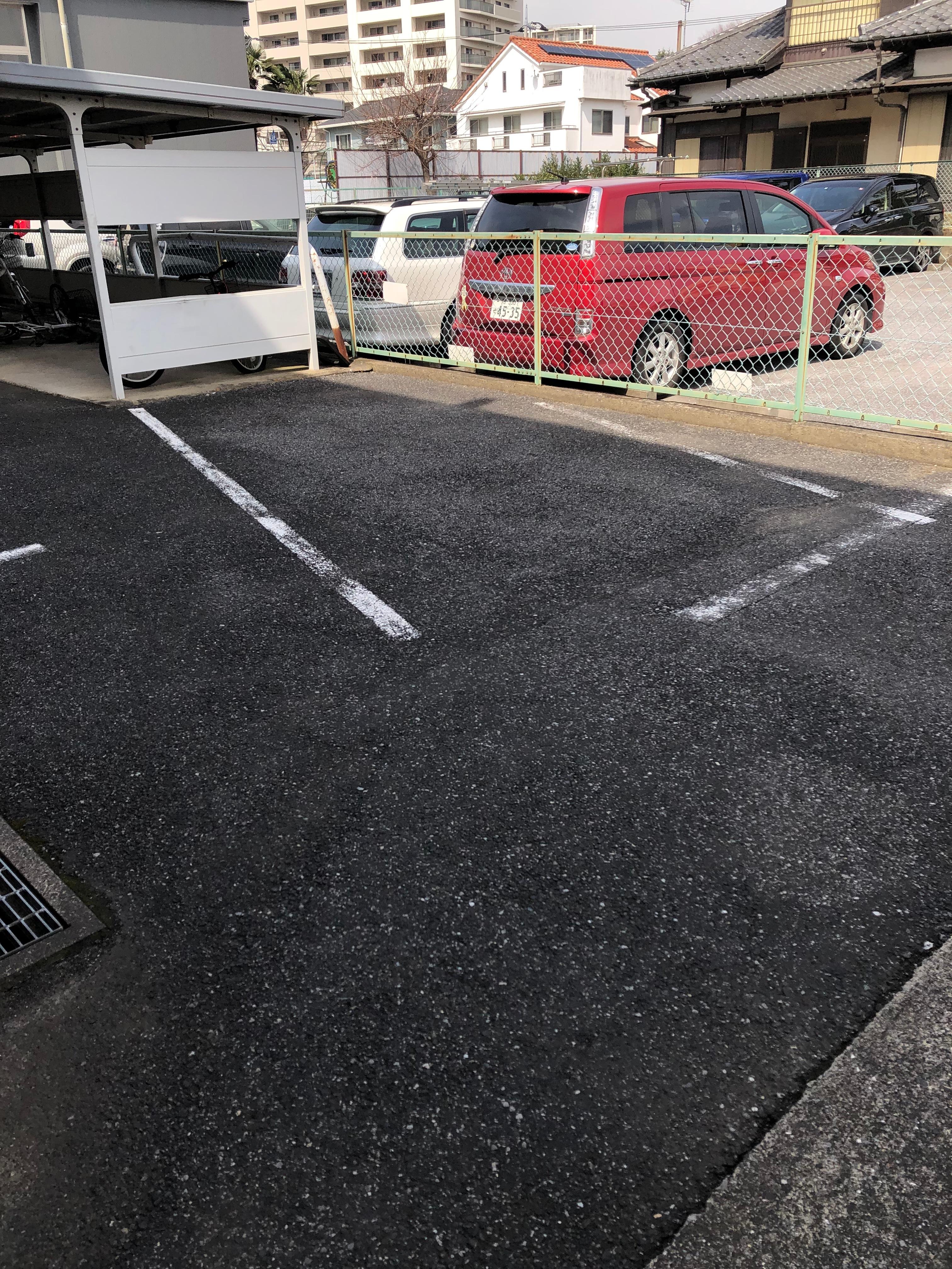 キャトル白山の外観・駐車場イメージ2枚目