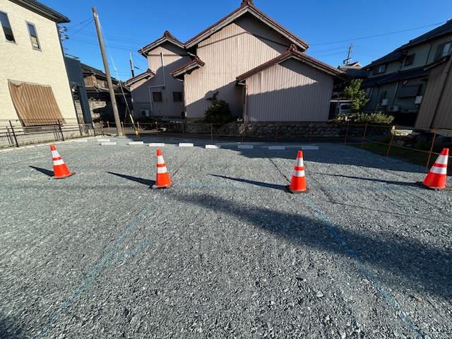 小島岡廻間駐車場の外観・駐車場イメージ2枚目