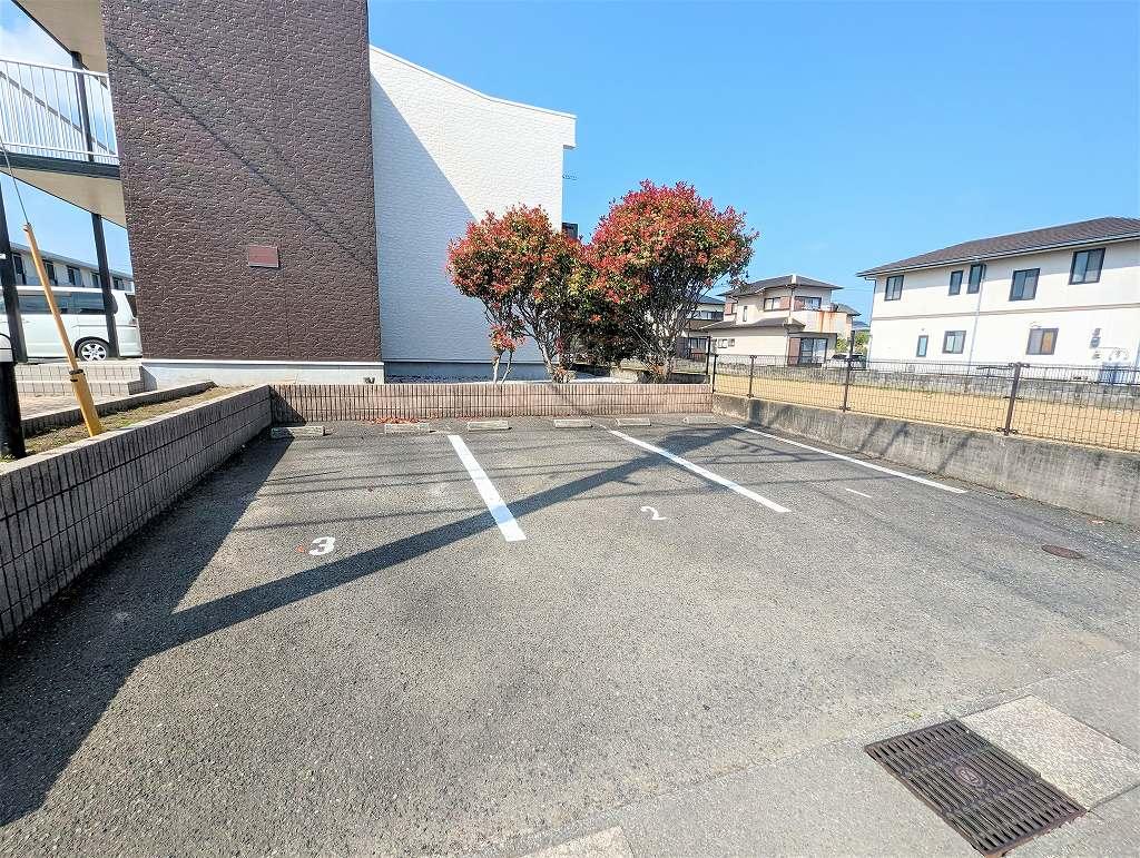 源藤Ⅳ(31112)の外観・駐車場イメージ1枚目