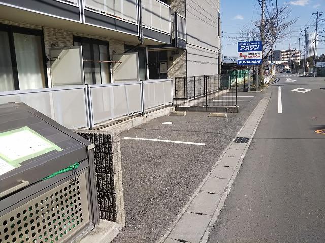 M&K(37000)の外観・駐車場イメージ1枚目