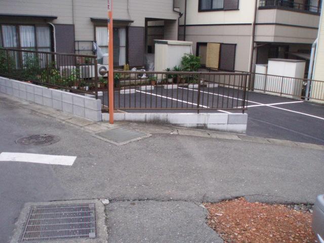 エムアイパーキングの外観・駐車場イメージ2枚目