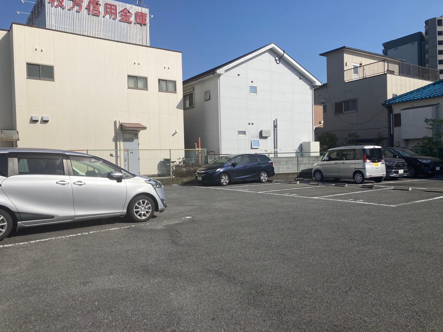 岡澤第二駐車場の外観・駐車場イメージ3枚目