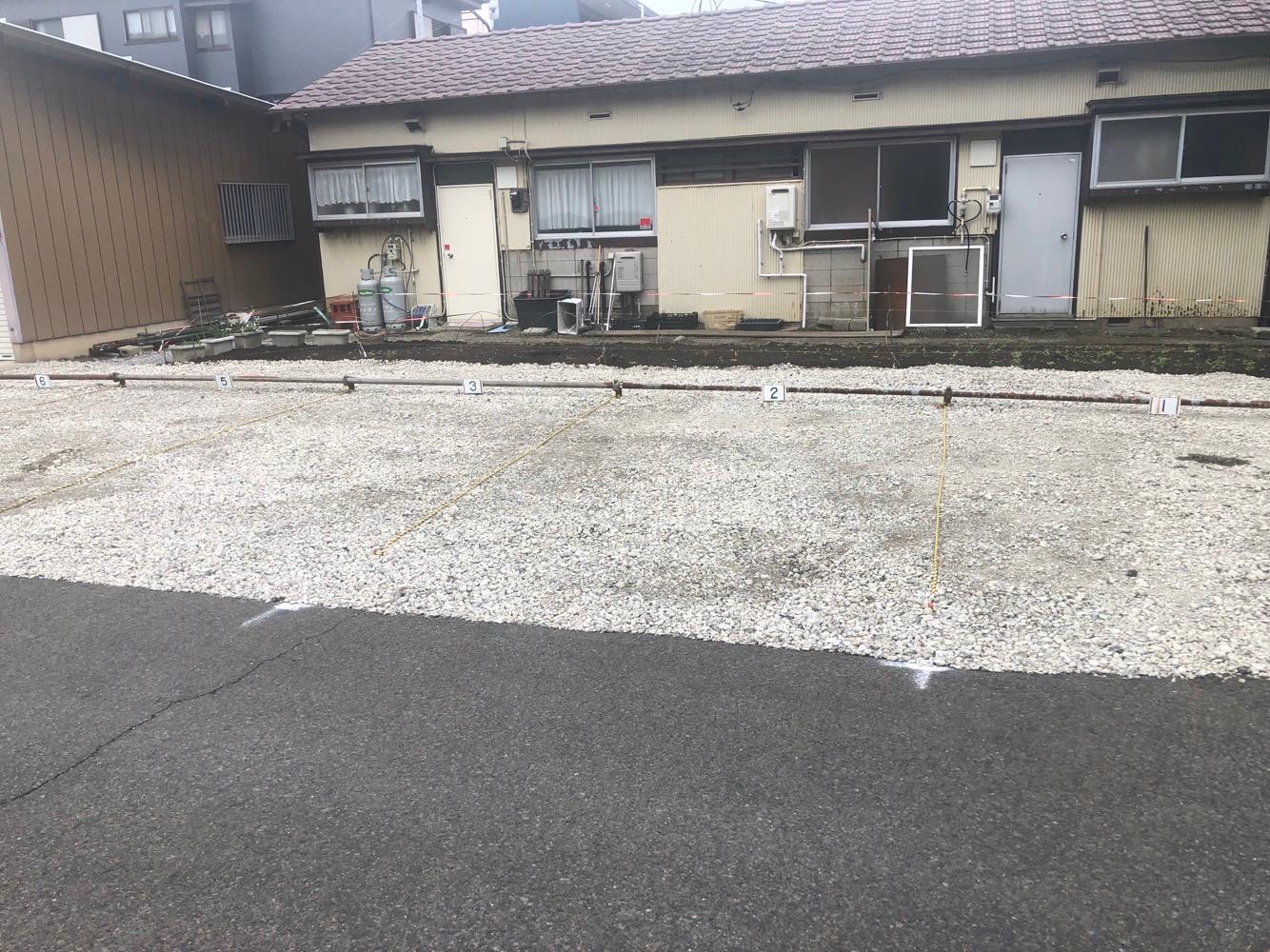 河野駐車場(前)の外観・駐車場イメージ1枚目