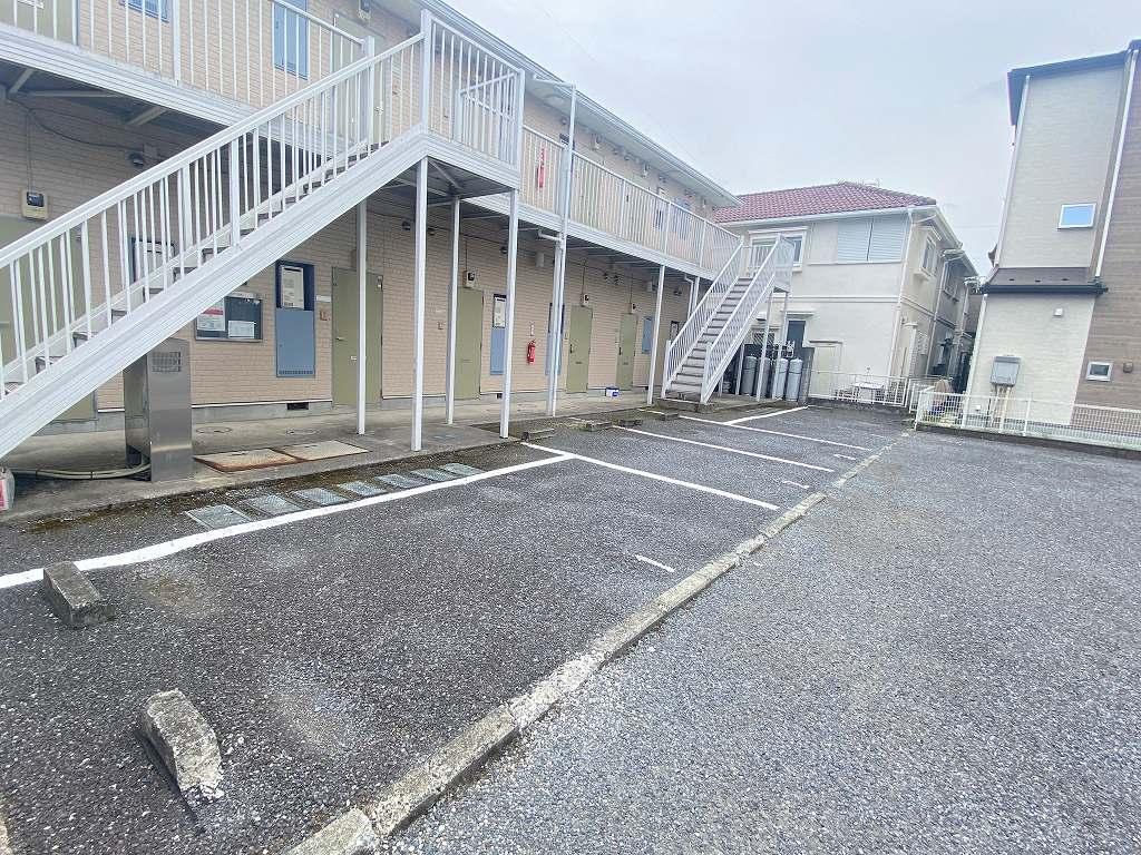 高雄(7623)の外観・駐車場イメージ1枚目