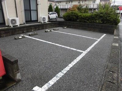 イーストヒル(30193)の外観・駐車場イメージ1枚目