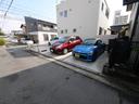 ユタカC棟ガレージの駐車場