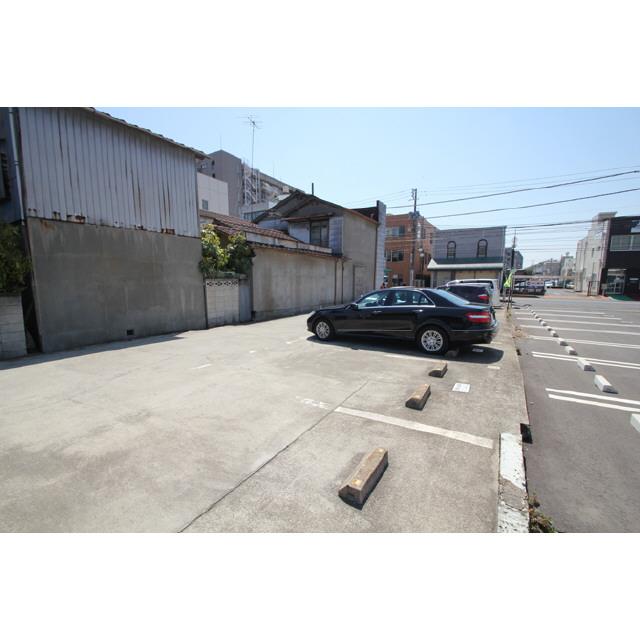 桜町通り月極駐車場の外観・駐車場イメージ3枚目