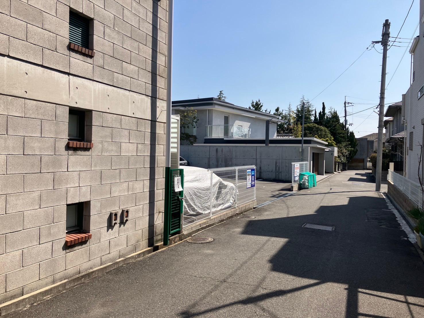 山之手ガレージの外観・駐車場イメージ1枚目