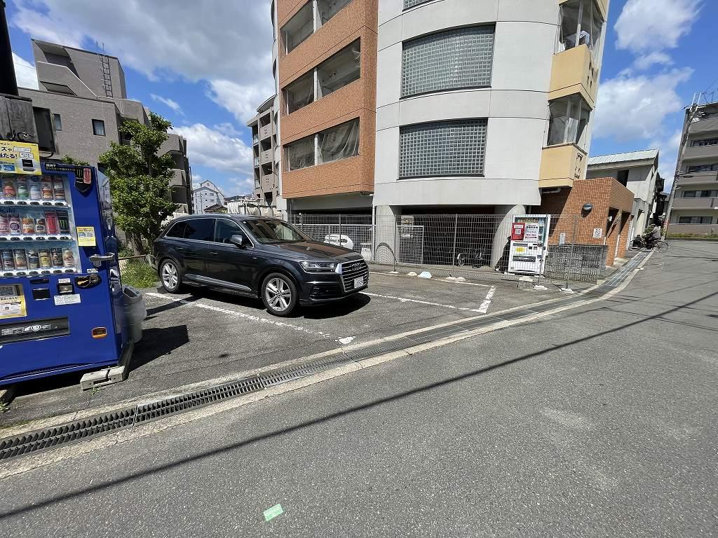 南楠葉DON駐車場の外観・駐車場イメージ3枚目