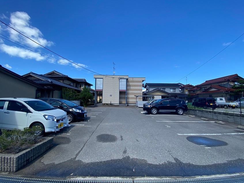 エクセル九谷(25902)の外観・駐車場イメージ1枚目