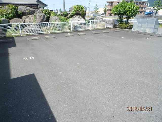 グリーン(17338)の外観・駐車場イメージ2枚目