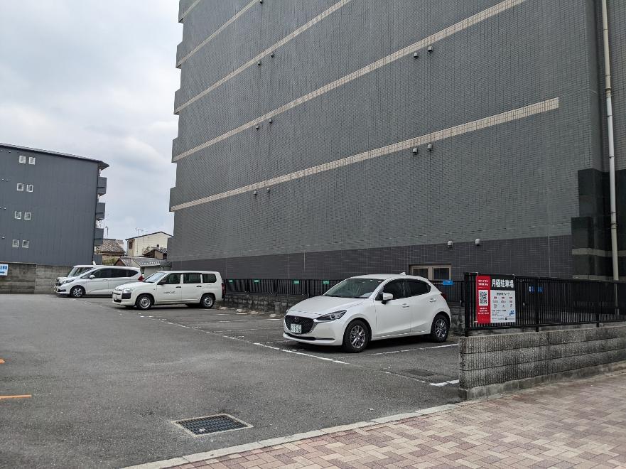 月極平町ガレージの外観・駐車場イメージ1枚目