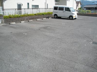 ルミエール冨陽ヶ丘(18020)の外観・駐車場イメージ1枚目