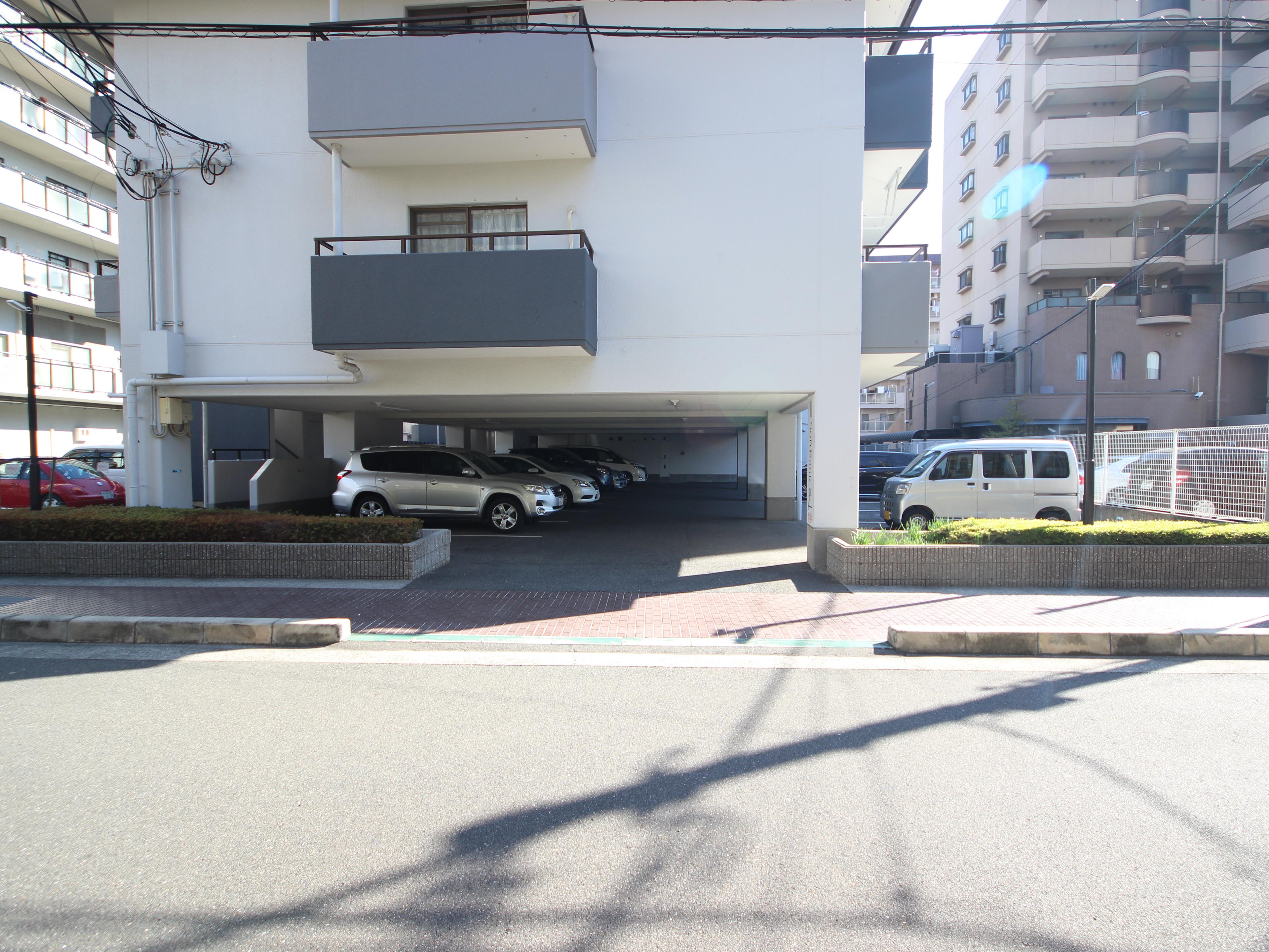 ルミエール南茨木の外観・駐車場イメージ2枚目