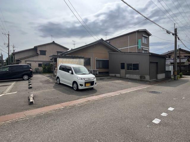 宮本駐車場の外観・駐車場イメージ2枚目