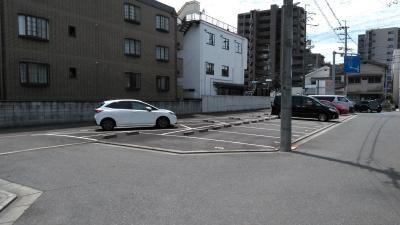 真上モータープールの外観・駐車場イメージ3枚目