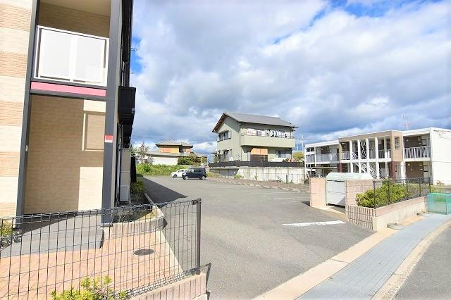 AKI(26089)の外観・駐車場イメージ1枚目