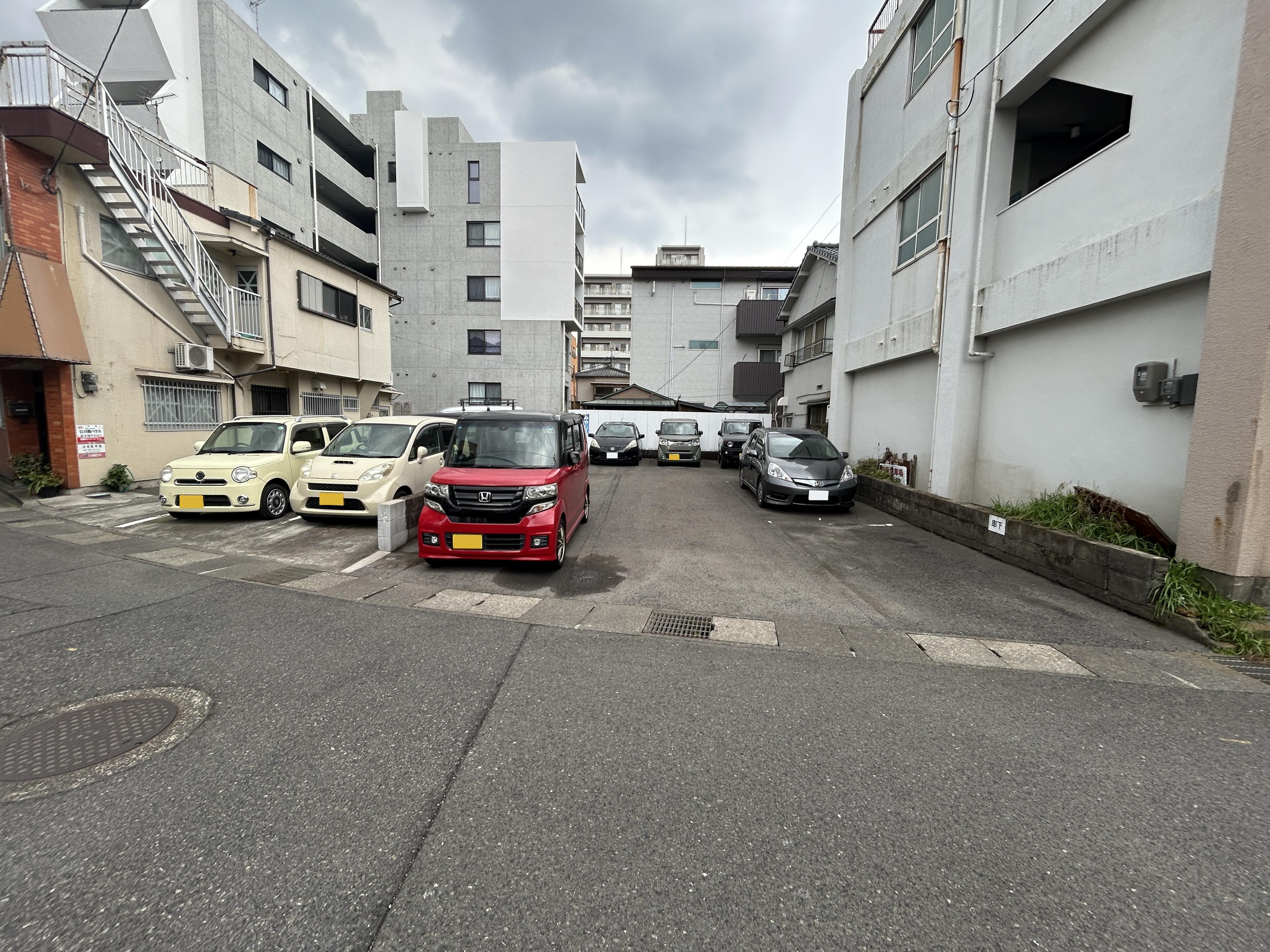 オート・スクウェアー新屋敷の外観・駐車場イメージ2枚目