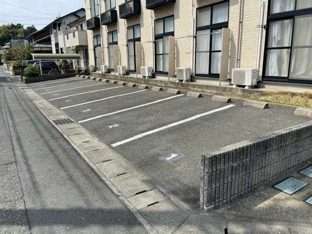 ペル テ(25826)の外観・駐車場イメージ1枚目