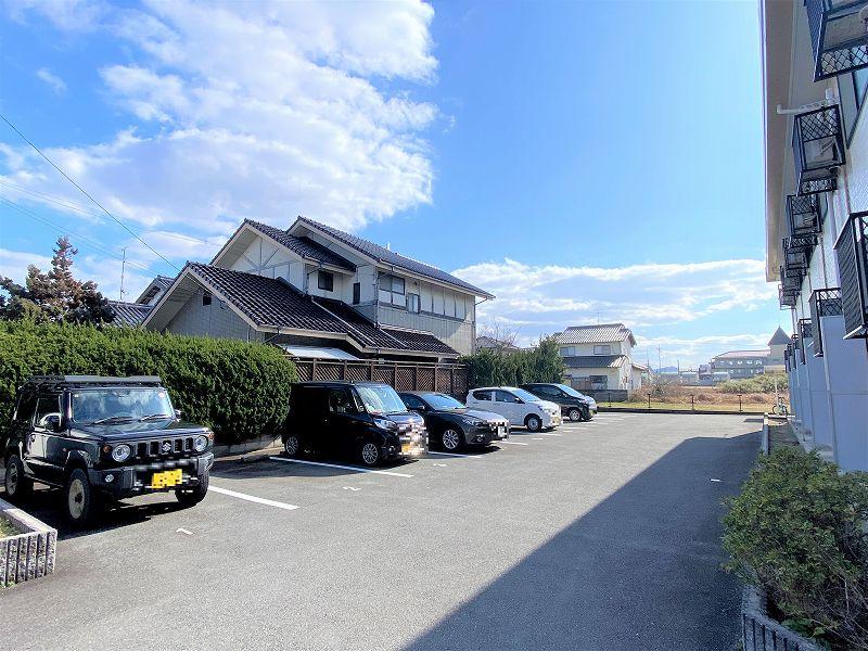 メゾン福生(26926)の外観・駐車場イメージ1枚目