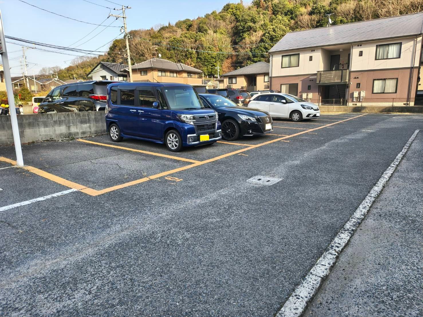 高山ガレージ(国信)の外観・駐車場イメージ3枚目