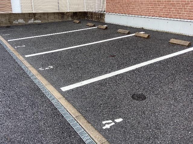 ルミエール(52032)の外観・駐車場イメージ1枚目