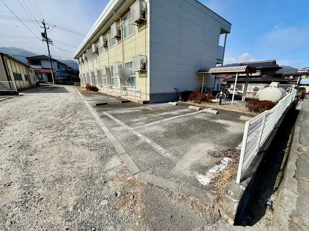 上山(20148)の外観・駐車場イメージ1枚目