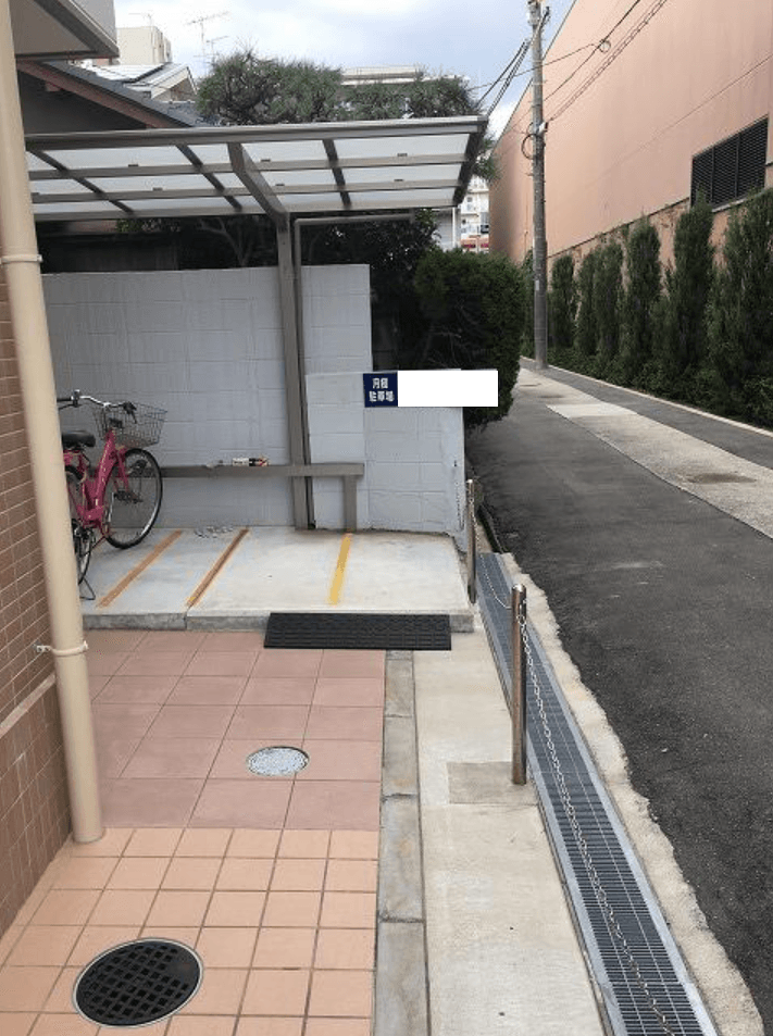 FKクイーンズコート伊丹西台バイク駐車場の外観・駐車場イメージ1枚目