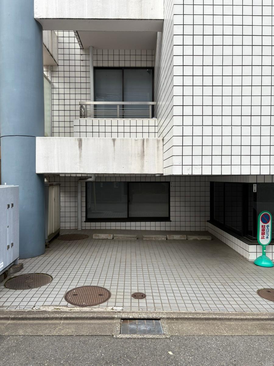 ワコーレ幡ヶ谷ビル駐車場の外観・駐車場イメージ1枚目