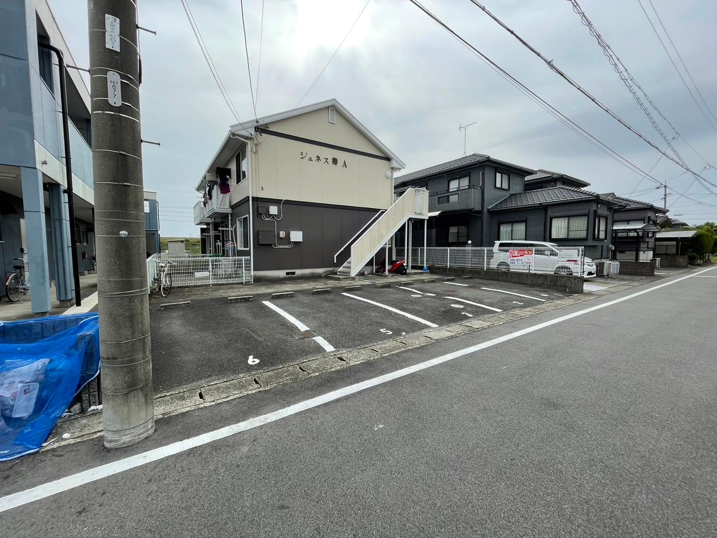 ジュネス壽A棟の外観・駐車場イメージ1枚目