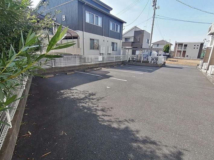 ヴィラ一ツ橋(18491)の外観・駐車場イメージ1枚目