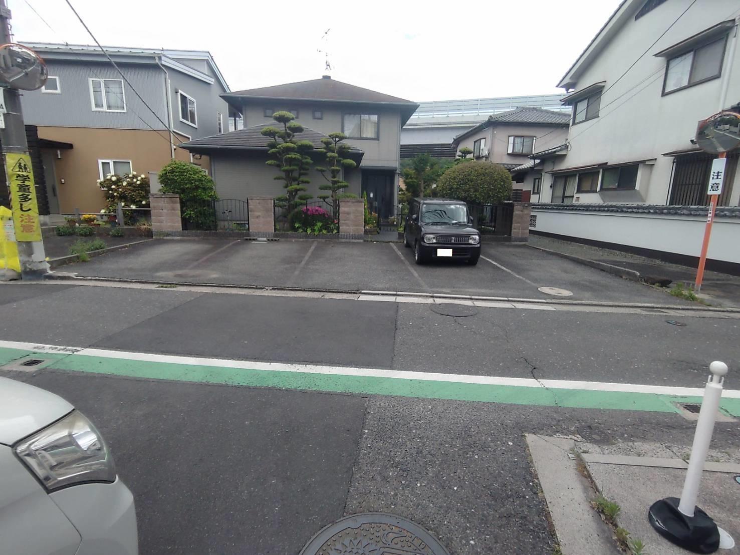 曙町1ガレージの外観・駐車場イメージ2枚目