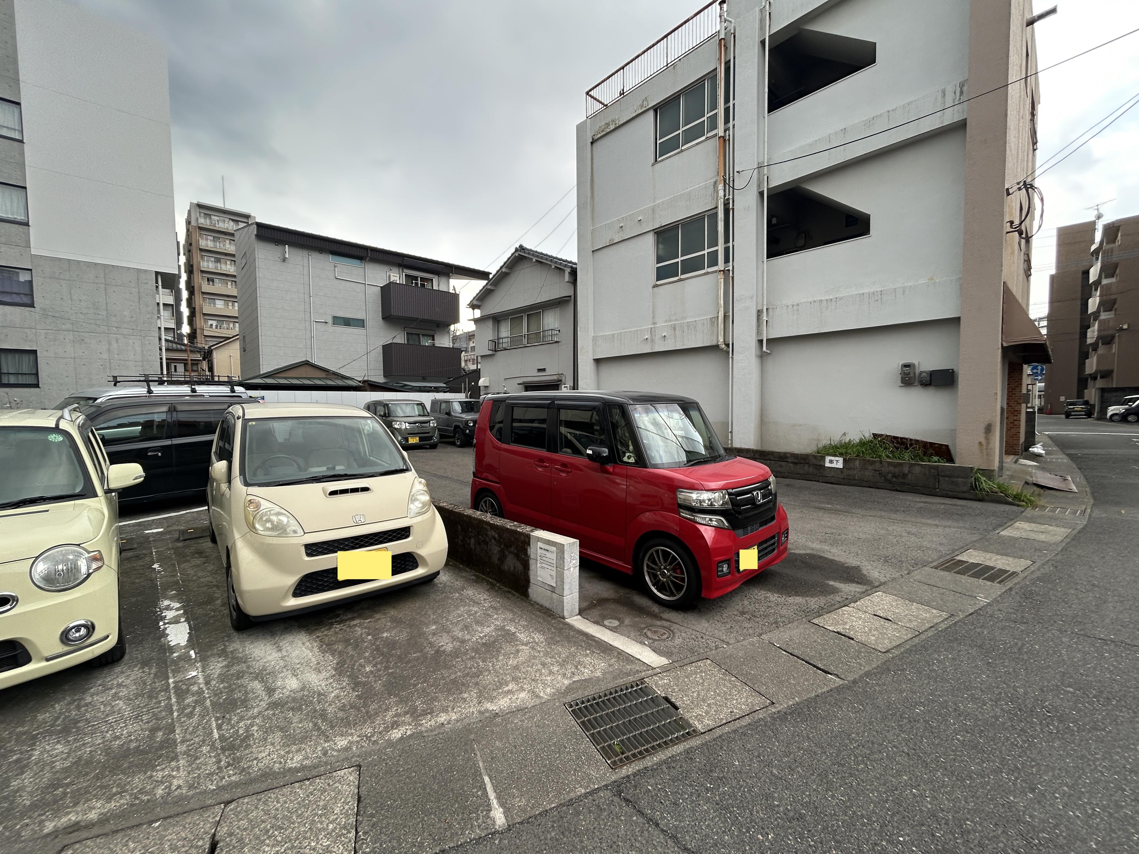 オート・スクウェアー新屋敷の外観・駐車場イメージ3枚目