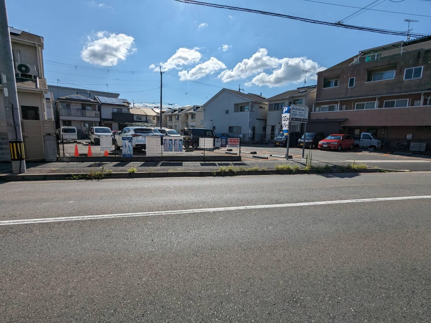 上利ガレ-ジの外観・駐車場イメージ1枚目